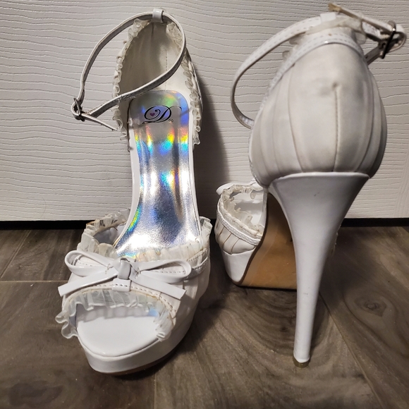 White Peep Toe Heels - Picture 2 of 6